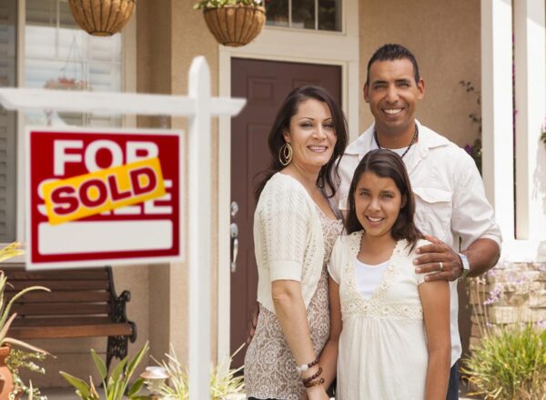 happy family sold their house to Sell Your House Fast Oregon
